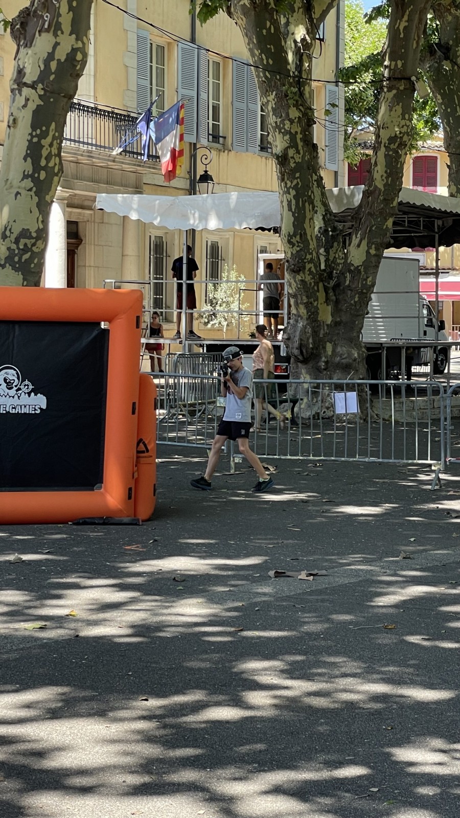 Journée Laser Game dans le centre du village à Aups dans le haut Var