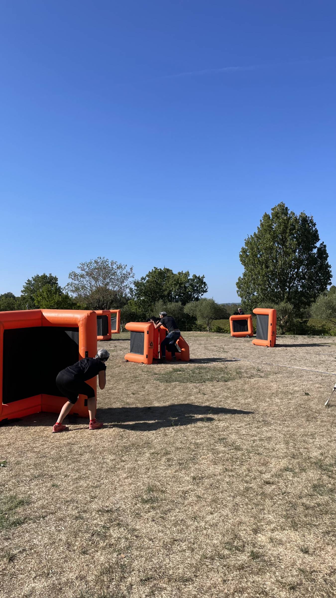 faire du laser game en exterieur vers frejus saint raphael pour une journee de cohesion