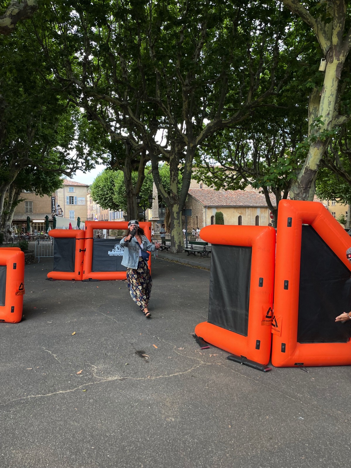 Journée Laser Game dans le centre du village à Aups dans le haut Var