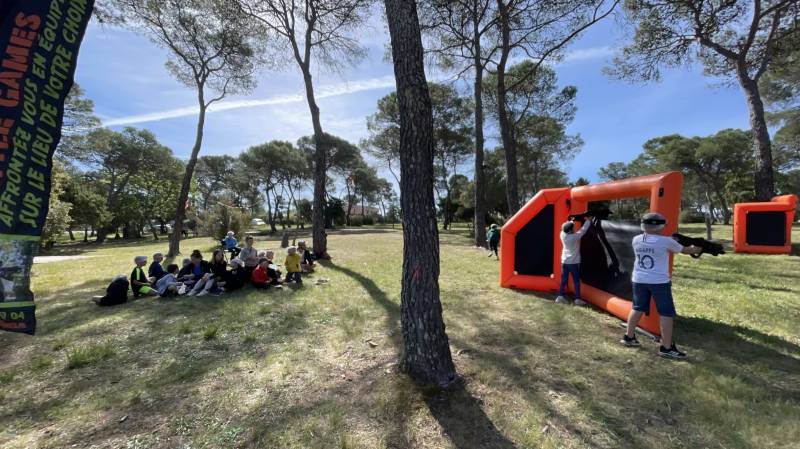 Enfants et parents au Laser game - Lormes (58140)